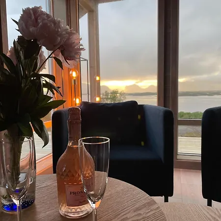 Lofotenholidays, Luxury With Panoramic View Willa *