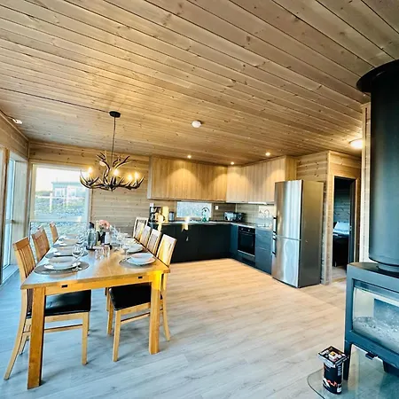 Lofotenholidays, Luxury With Panoramic View Villa Leknes