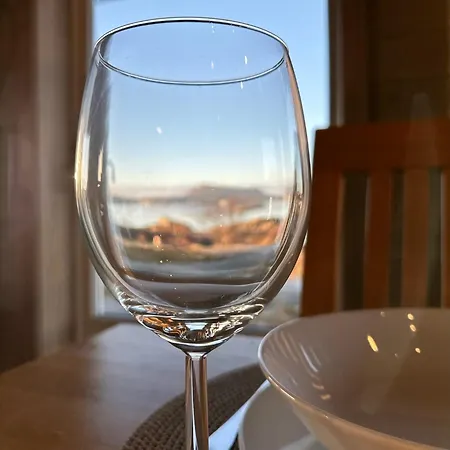 Lofotenholidays, - New 2022- 1-8 Guests *